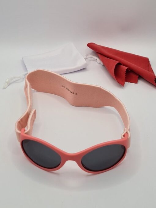 Babyzonnebril met hoofdband / etui en doekje / maat 2-18 maanden / antislip baby bril K 111 kat 3 perzik roze koraal kleur UV 400 / Lichtroze + bijpassende kleur single belight / kraamcadeau meisje / baby glasses Aland optiek