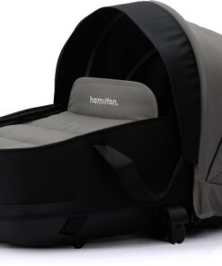 Hamilton by Yoop Premium Bassinet – Draagbare wieg voor baby – Eenvoudig monteerbare reiswieg voor de kinderwagen – Ruim en comfortabel reisbed met optimale luchtcirculatie – Uittrekbare zonnekap – Met buggy adapters – Donker grijs