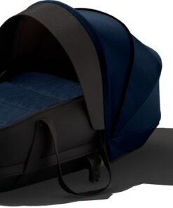 Hamilton by Yoop Premium Bassinet – Draagbare wieg voor baby – Eenvoudig monteerbare reiswieg voor de kinderwagen – Ruim en comfortabel reisbed met optimale luchtcirculatie – Uittrekbare zonnekap – Met buggy adapters – Blauw